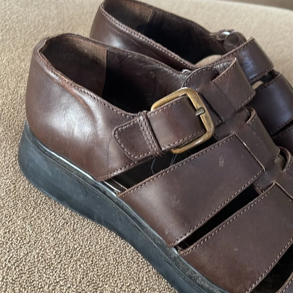 David & Joan Men’s Size 9 Brown Leather Closed Toe Sandals shoes
